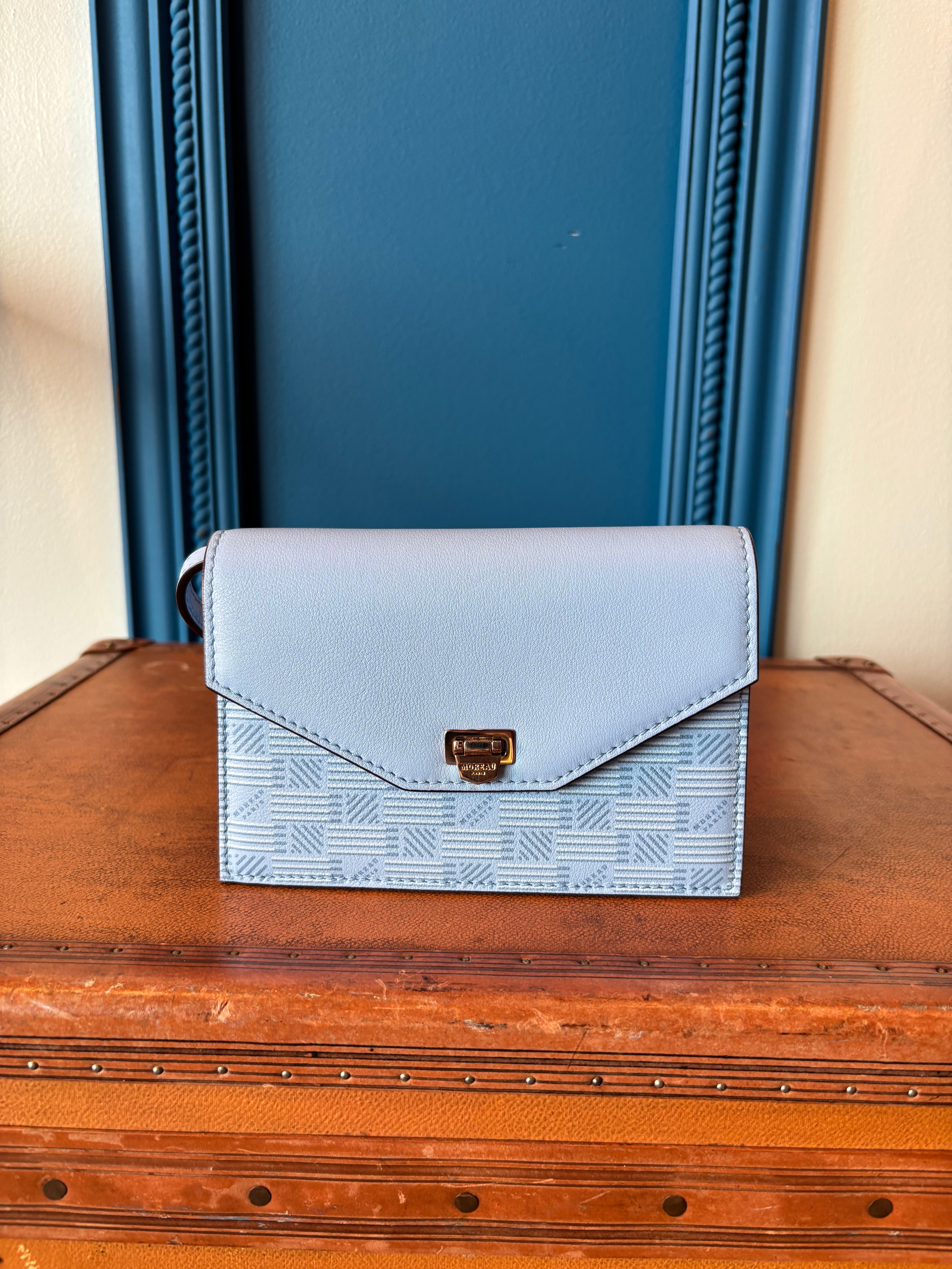 CROSSBODY FLAP