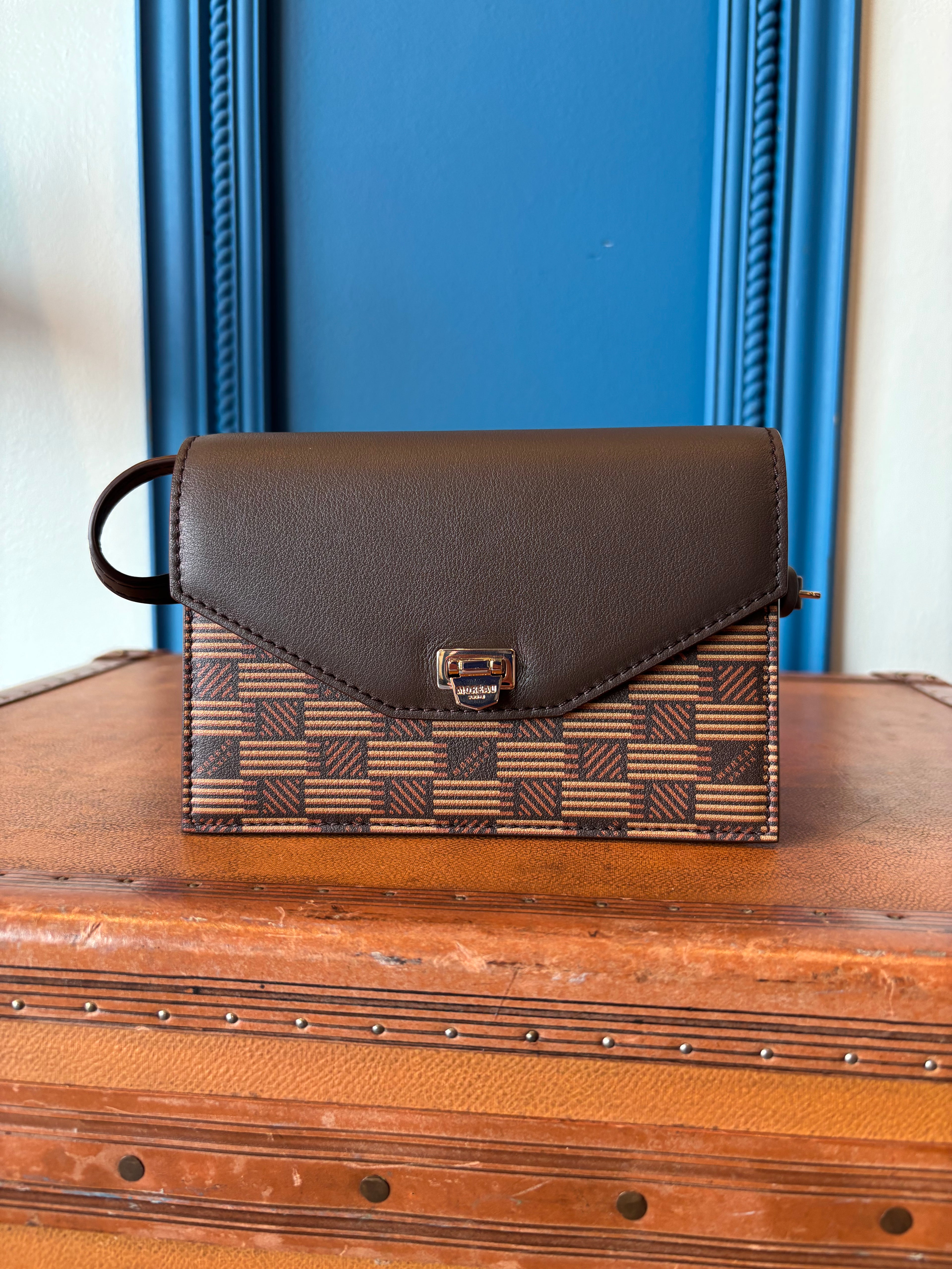 CROSSBODY FLAP