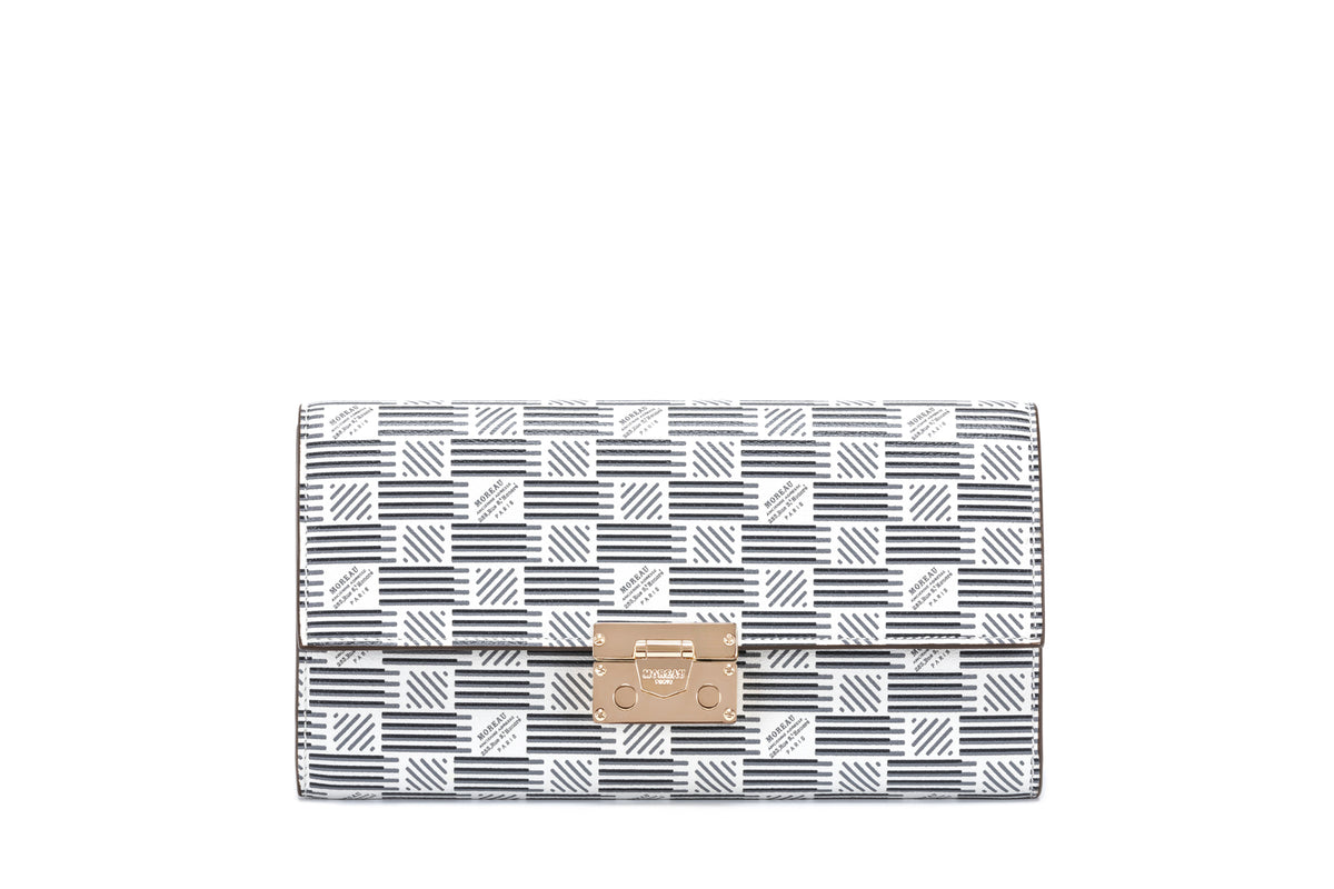 GIGI CLUTCH